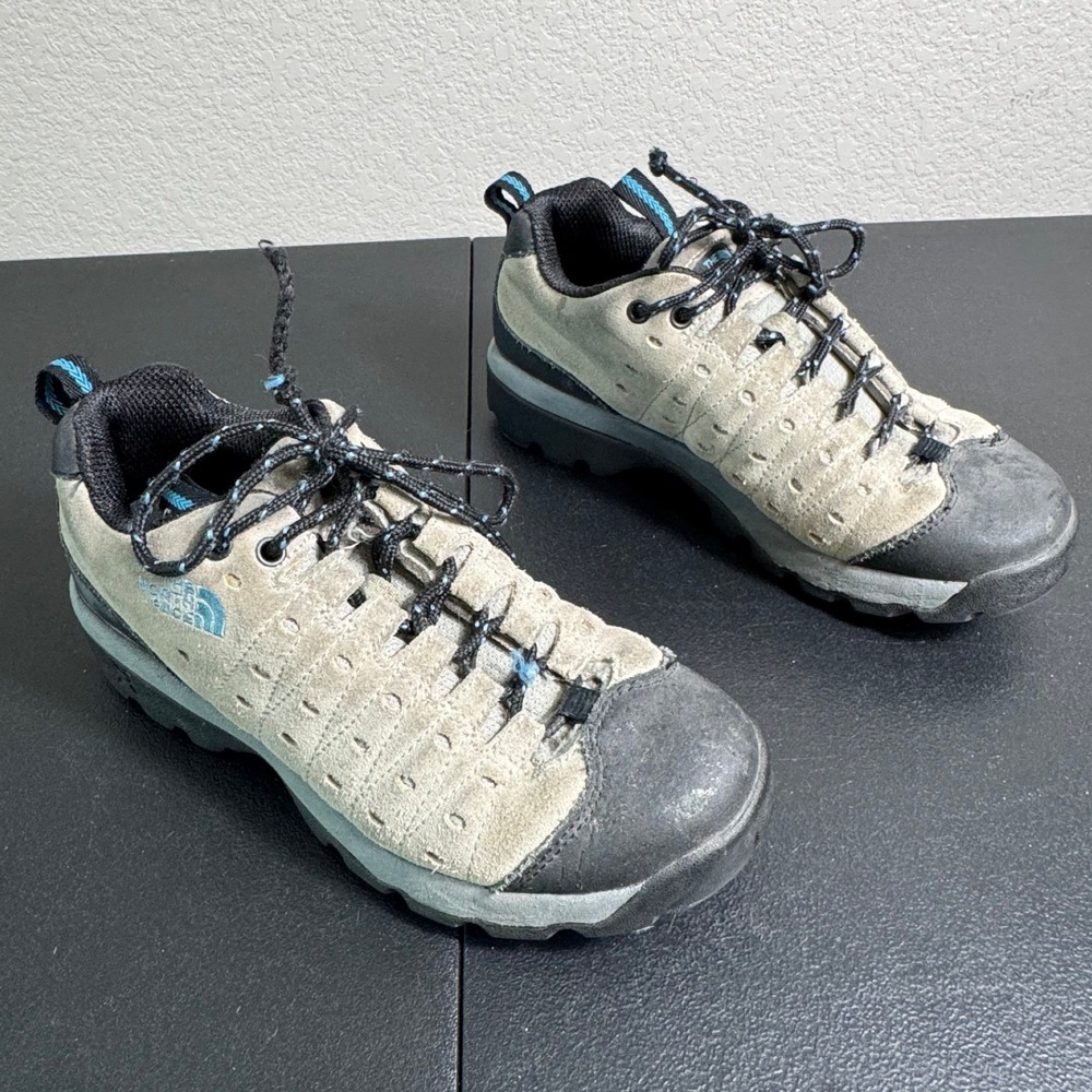 The North Face Womens 7 Tan Suede Low Top Hiking Shoes Black Rubber Toe Cap